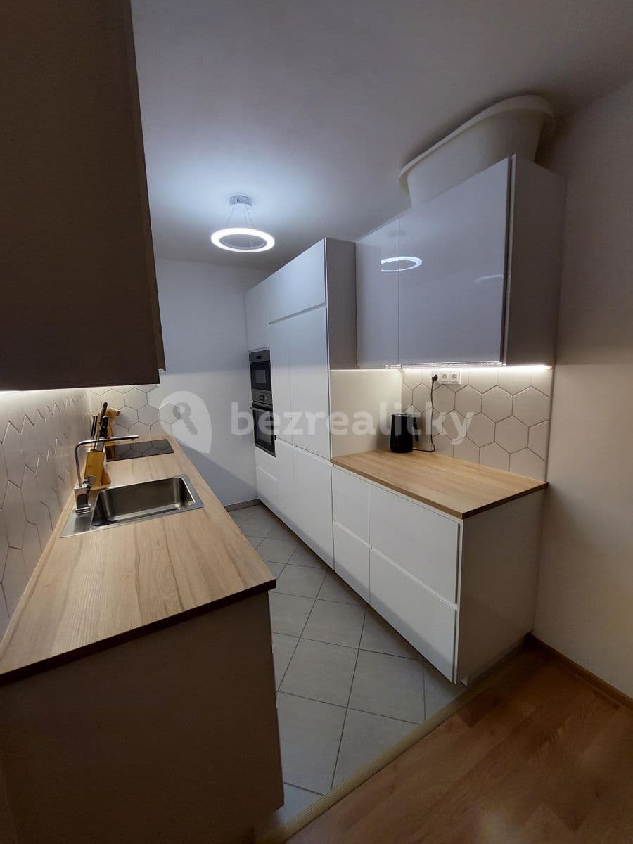 Prenájom bytu 2-izbový 44 m², Zvoncovitá, Praha, Praha Prenájom bytu 2-izbový 44 m², Zvoncovitá, Praha, Praha