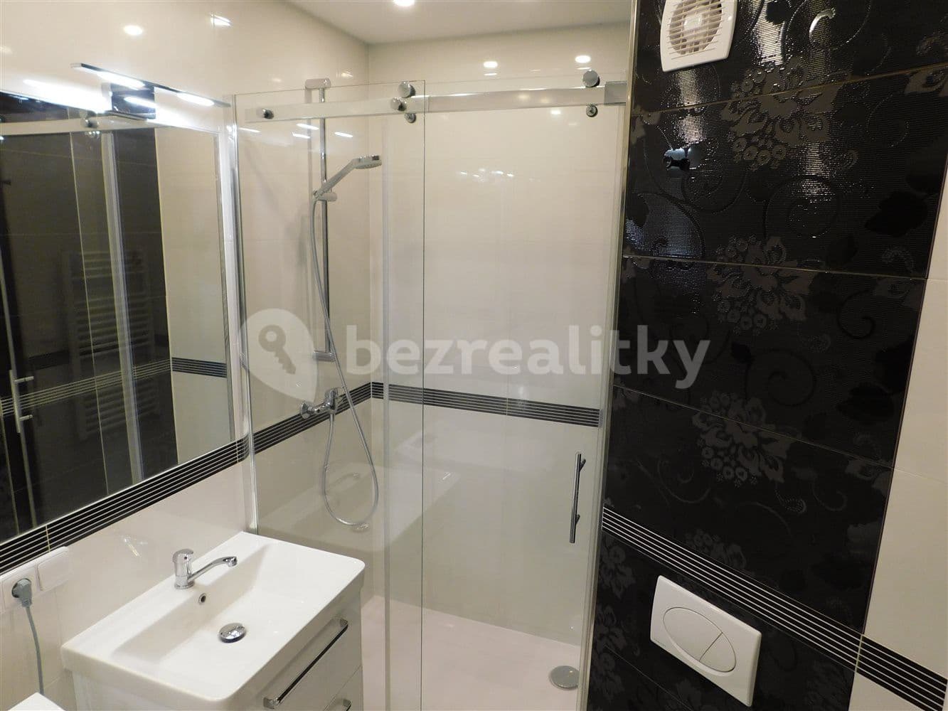 Prenájom bytu 1-izbový 27 m², Vychodilova, Brno, Jihomoravský kraj Prenájom bytu 1-izbový 27 m², Vychodilova, Brno, Jihomoravský kraj