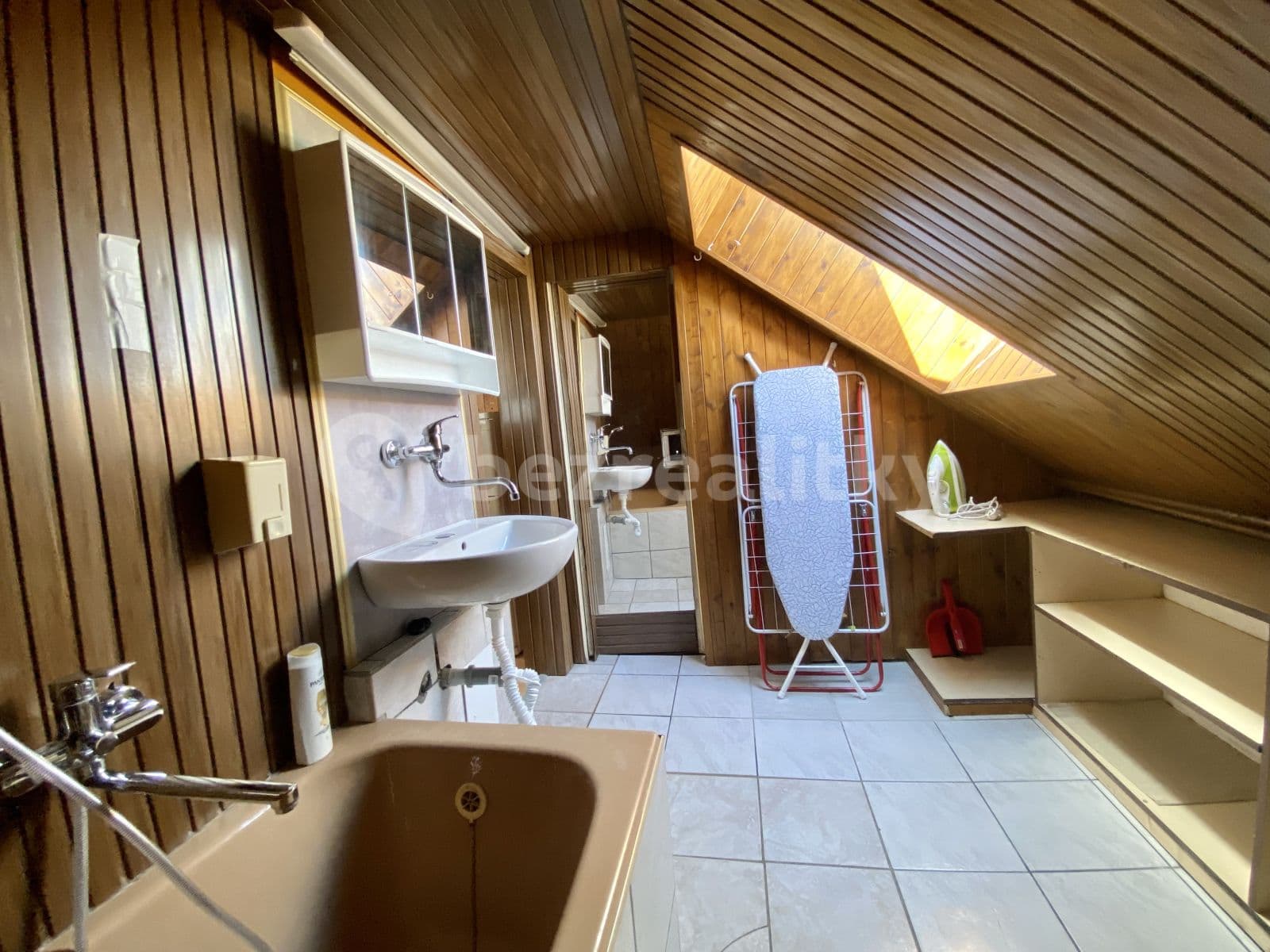 Prenájom bytu 2-izbový 35 m², Buštěhradská, Praha, Praha Prenájom bytu 2-izbový 35 m², Buštěhradská, Praha, Praha