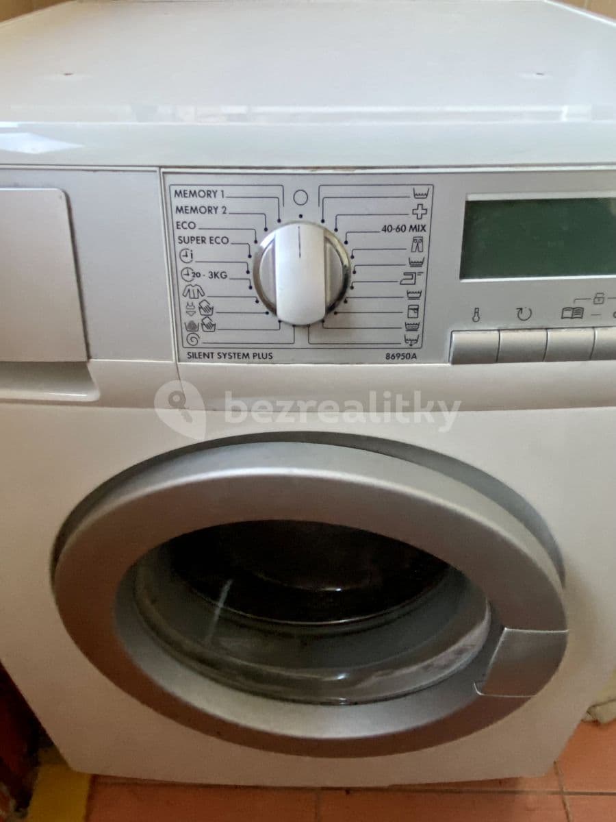 Prenájom bytu 2-izbový 35 m², Buštěhradská, Praha, Praha Prenájom bytu 2-izbový 35 m², Buštěhradská, Praha, Praha