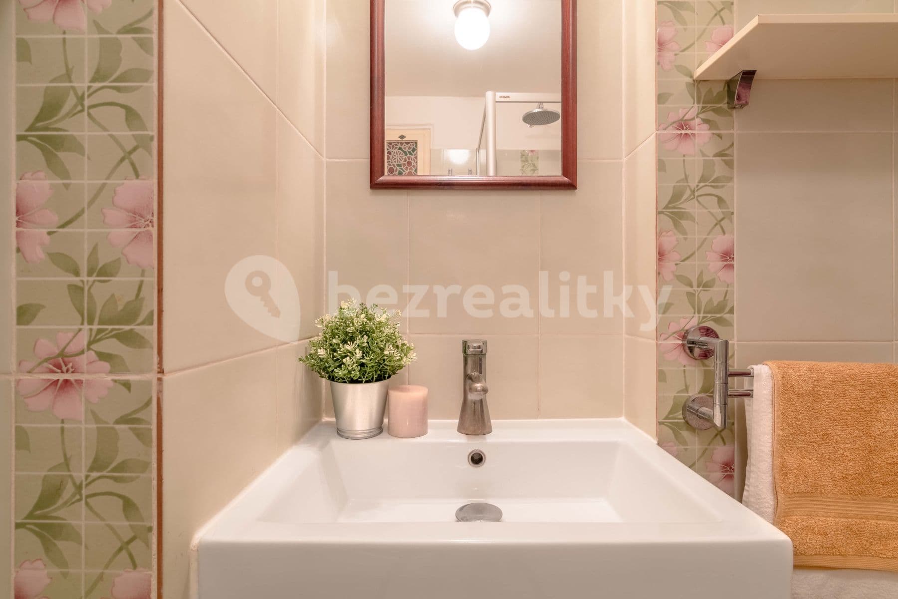 Prenájom bytu 1-izbový 28 m², Olgy Havlové, Praha, Praha Prenájom bytu 1-izbový 28 m², Olgy Havlové, Praha, Praha