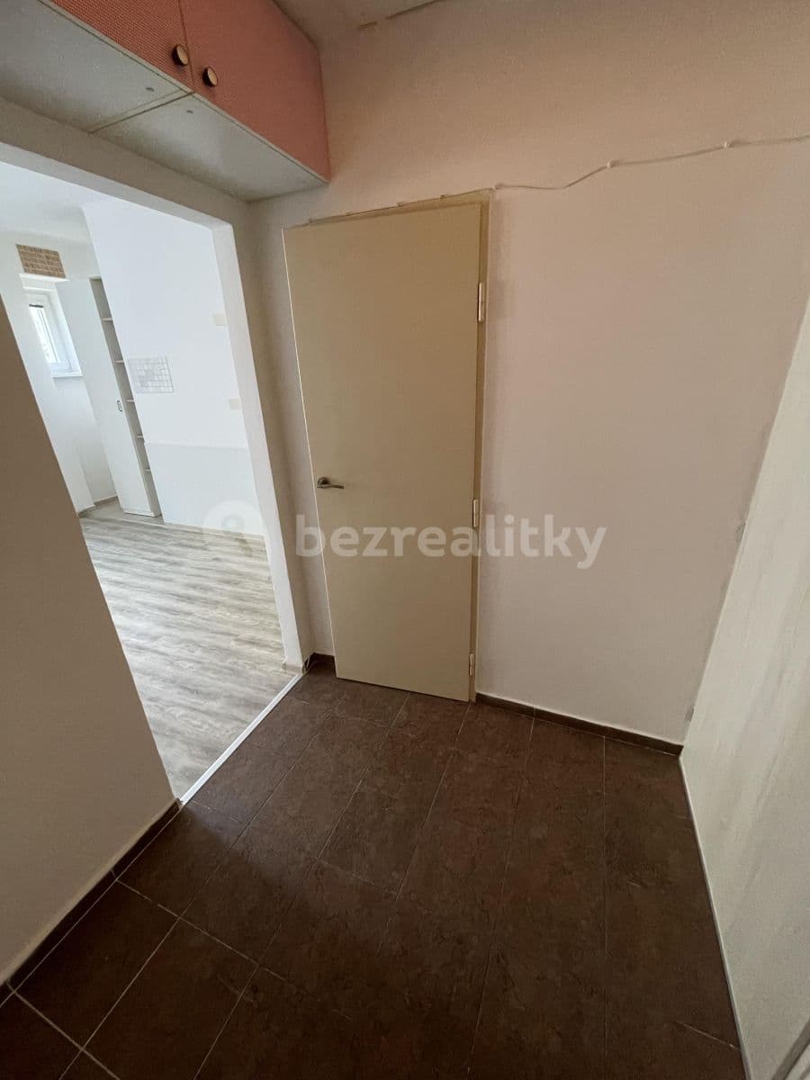 Prenájom bytu 1-izbový 28 m², Olgy Havlové, Praha, Praha Prenájom bytu 1-izbový 28 m², Olgy Havlové, Praha, Praha