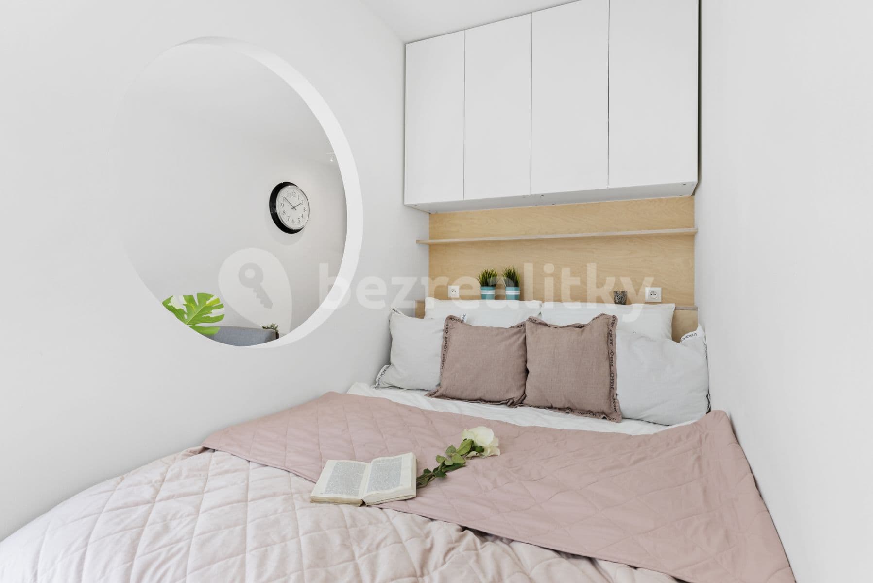 Prenájom bytu 2-izbový 43 m², Jeřabinová, Praha, Praha Prenájom bytu 2-izbový 43 m², Jeřabinová, Praha, Praha