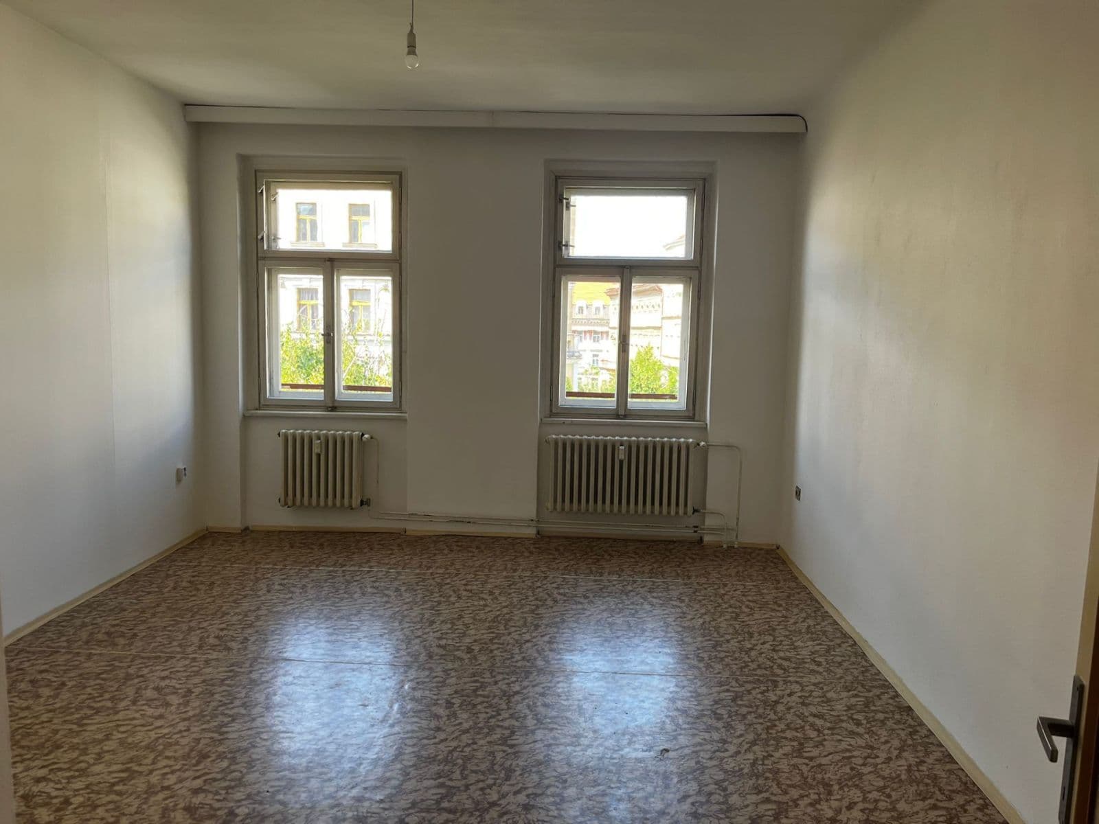 Prenájom bytu 2-izbový 75 m², Londýnská, Praha, Praha Prenájom bytu 2-izbový 75 m², Londýnská, Praha, Praha