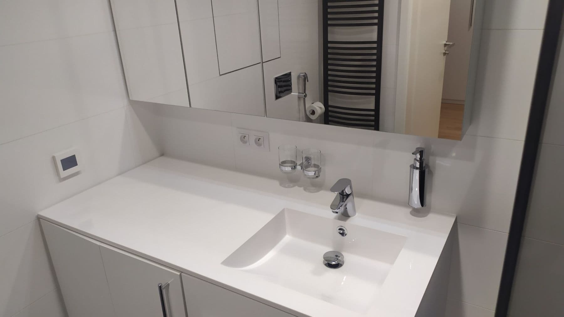 Prenájom bytu 1-izbový 30 m², Mukařovského, Praha, Praha Prenájom bytu 1-izbový 30 m², Mukařovského, Praha, Praha