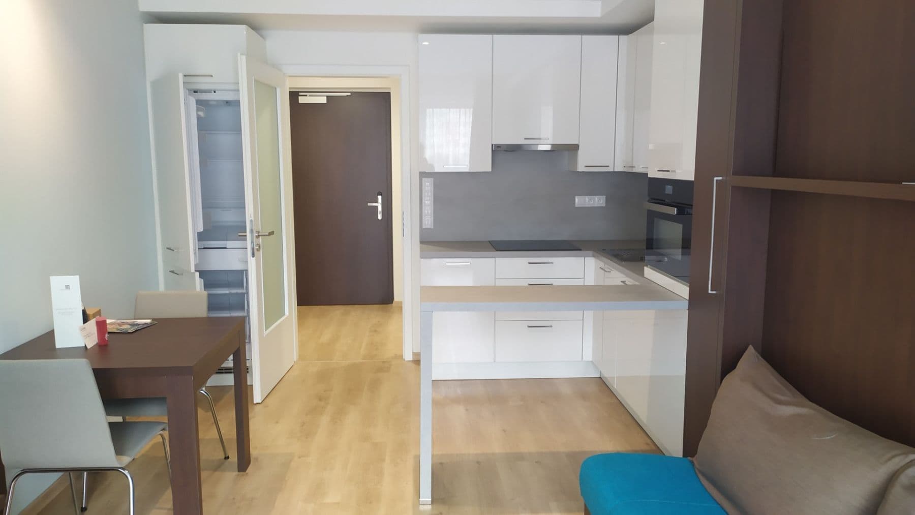 Prenájom bytu 1-izbový 30 m², Mukařovského, Praha, Praha Prenájom bytu 1-izbový 30 m², Mukařovského, Praha, Praha