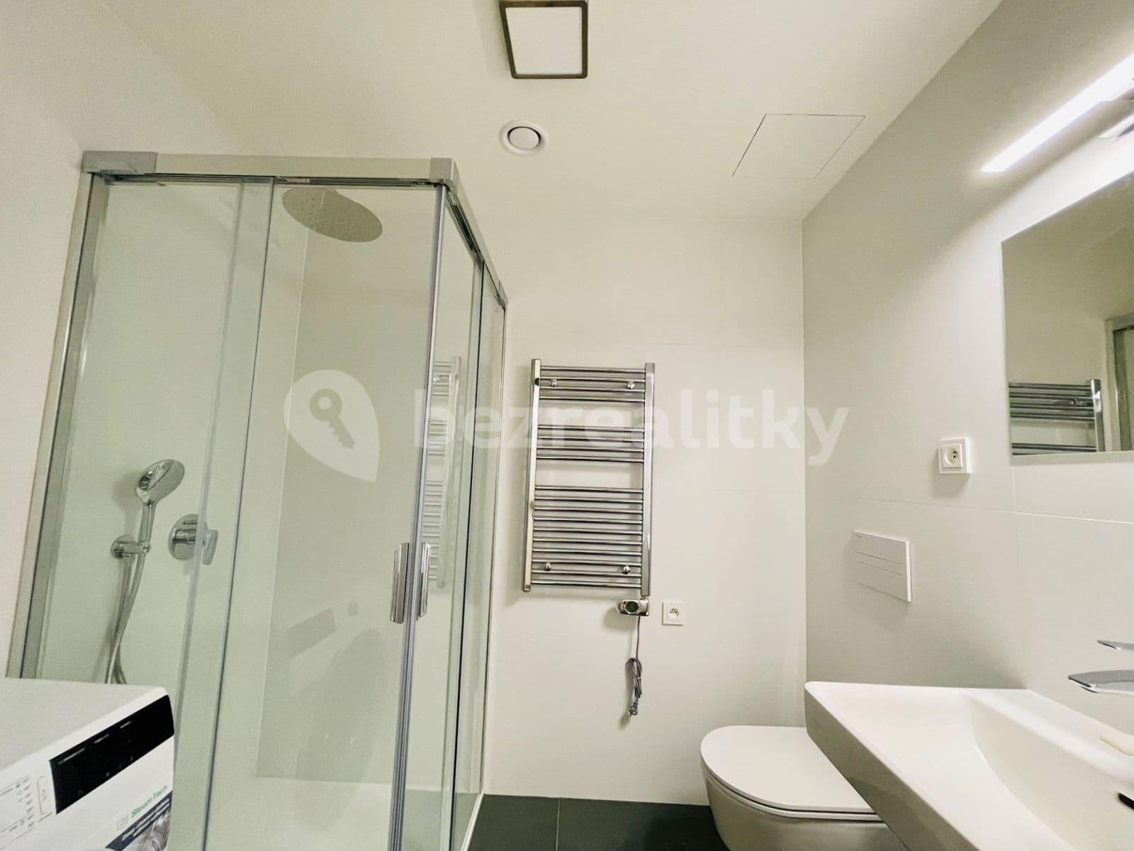 Prenájom bytu 1-izbový 32 m², Vrbova, Praha, Praha Prenájom bytu 1-izbový 32 m², Vrbova, Praha, Praha