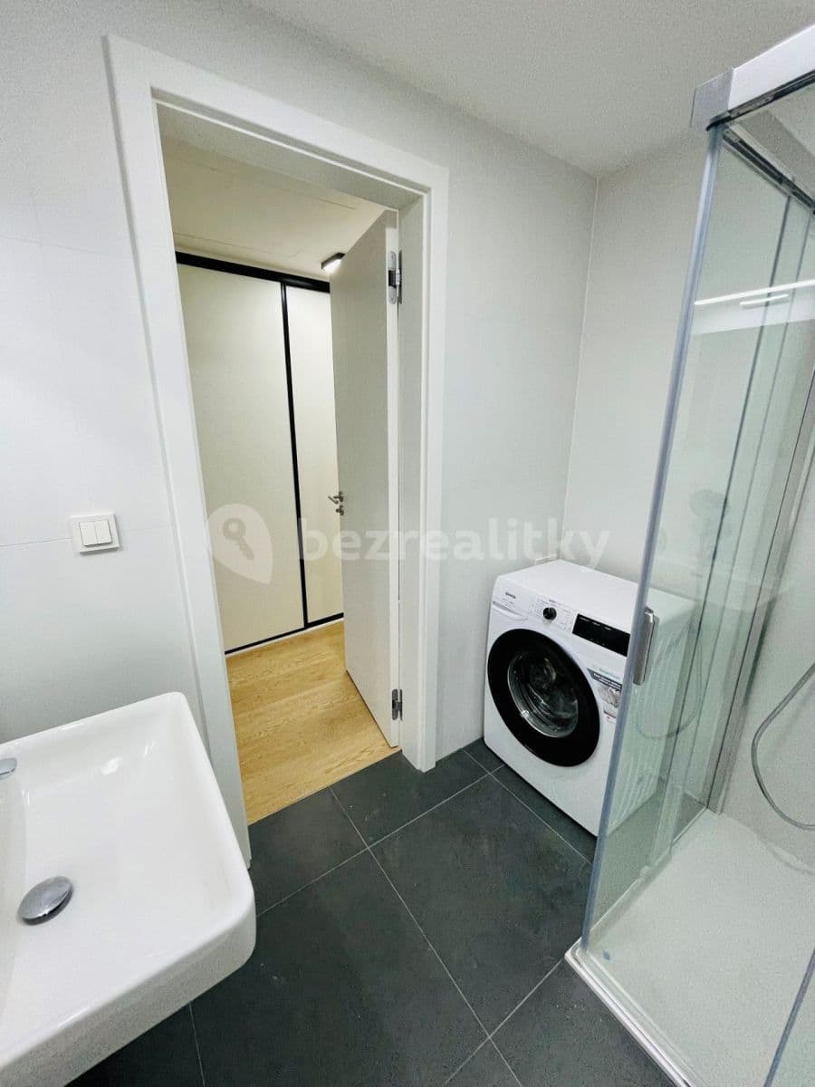 Prenájom bytu 1-izbový 32 m², Vrbova, Praha, Praha Prenájom bytu 1-izbový 32 m², Vrbova, Praha, Praha