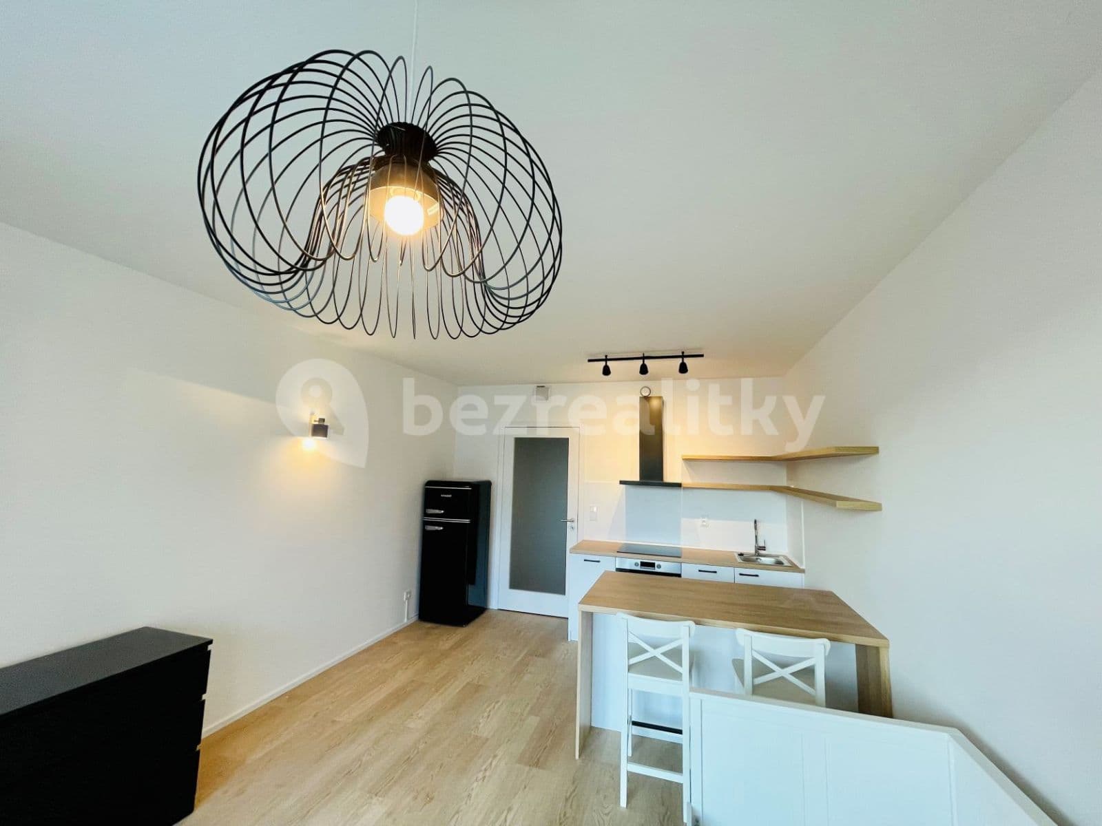 Prenájom bytu 1-izbový 32 m², Vrbova, Praha, Praha Prenájom bytu 1-izbový 32 m², Vrbova, Praha, Praha