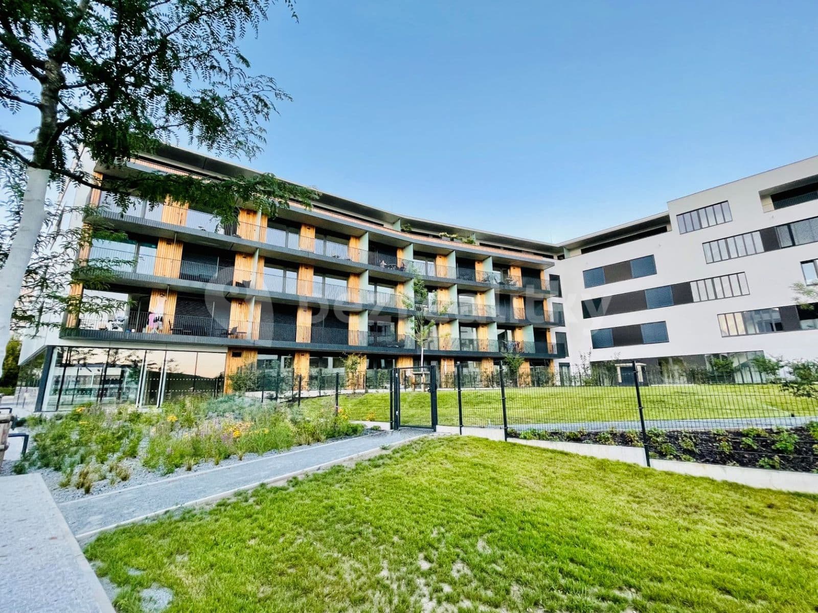 Prenájom bytu 1-izbový 32 m², Vrbova, Praha, Praha Prenájom bytu 1-izbový 32 m², Vrbova, Praha, Praha