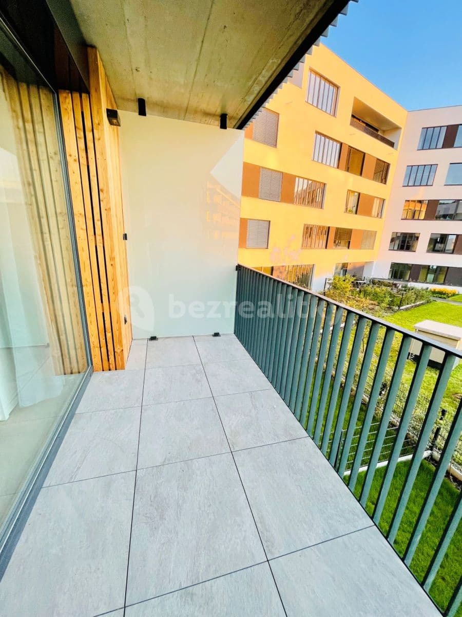 Prenájom bytu 1-izbový 32 m², Vrbova, Praha, Praha Prenájom bytu 1-izbový 32 m², Vrbova, Praha, Praha