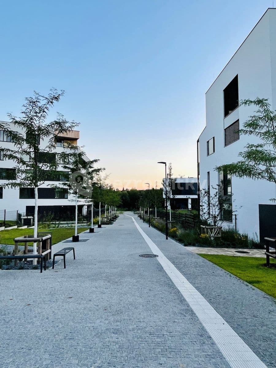 Prenájom bytu 1-izbový 32 m², Vrbova, Praha, Praha Prenájom bytu 1-izbový 32 m², Vrbova, Praha, Praha