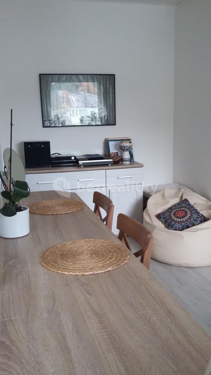 Prenájom bytu 1-izbový 40 m², V Hlinkách, Beroun, Středočeský kraj Prenájom bytu 1-izbový 40 m², V Hlinkách, Beroun, Středočeský kraj