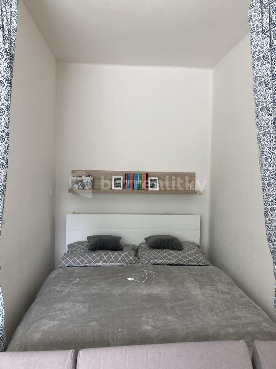 Prenájom bytu 1-izbový 40 m², V Hlinkách, Beroun, Středočeský kraj Prenájom bytu 1-izbový 40 m², V Hlinkách, Beroun, Středočeský kraj