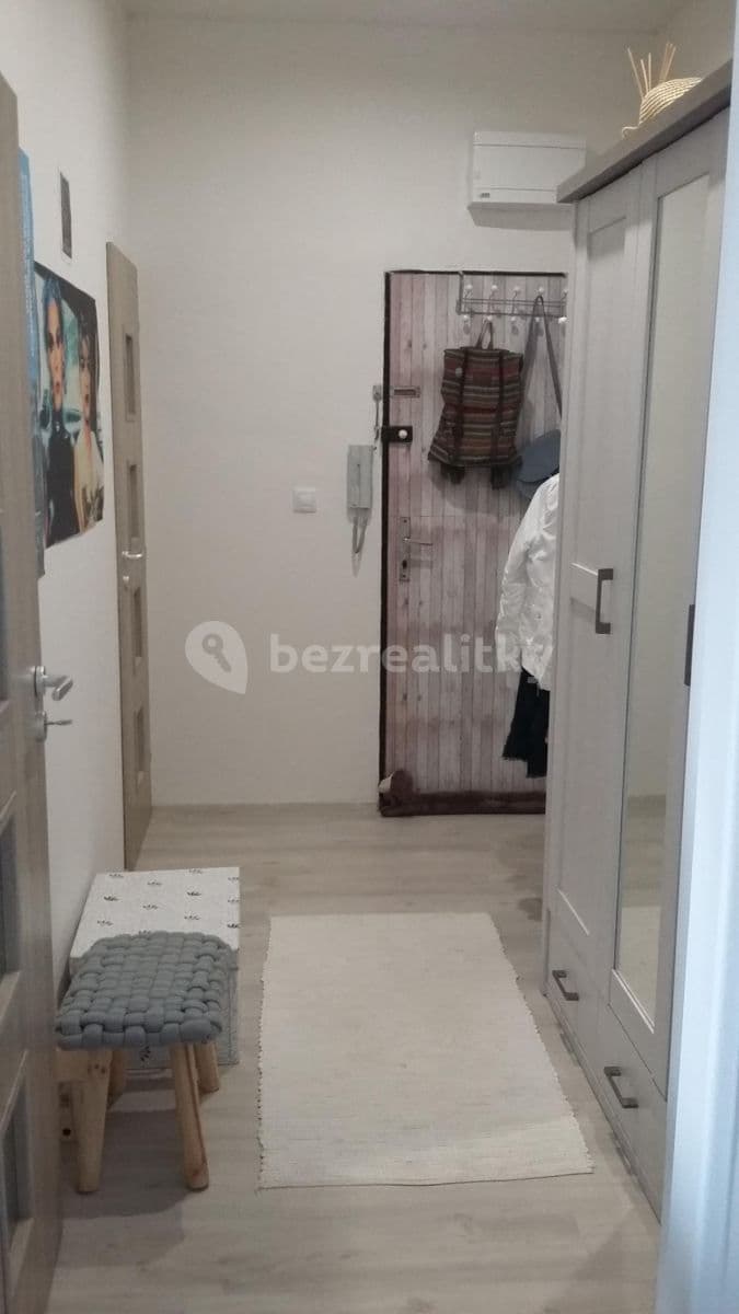 Prenájom bytu 1-izbový 40 m², V Hlinkách, Beroun, Středočeský kraj Prenájom bytu 1-izbový 40 m², V Hlinkách, Beroun, Středočeský kraj