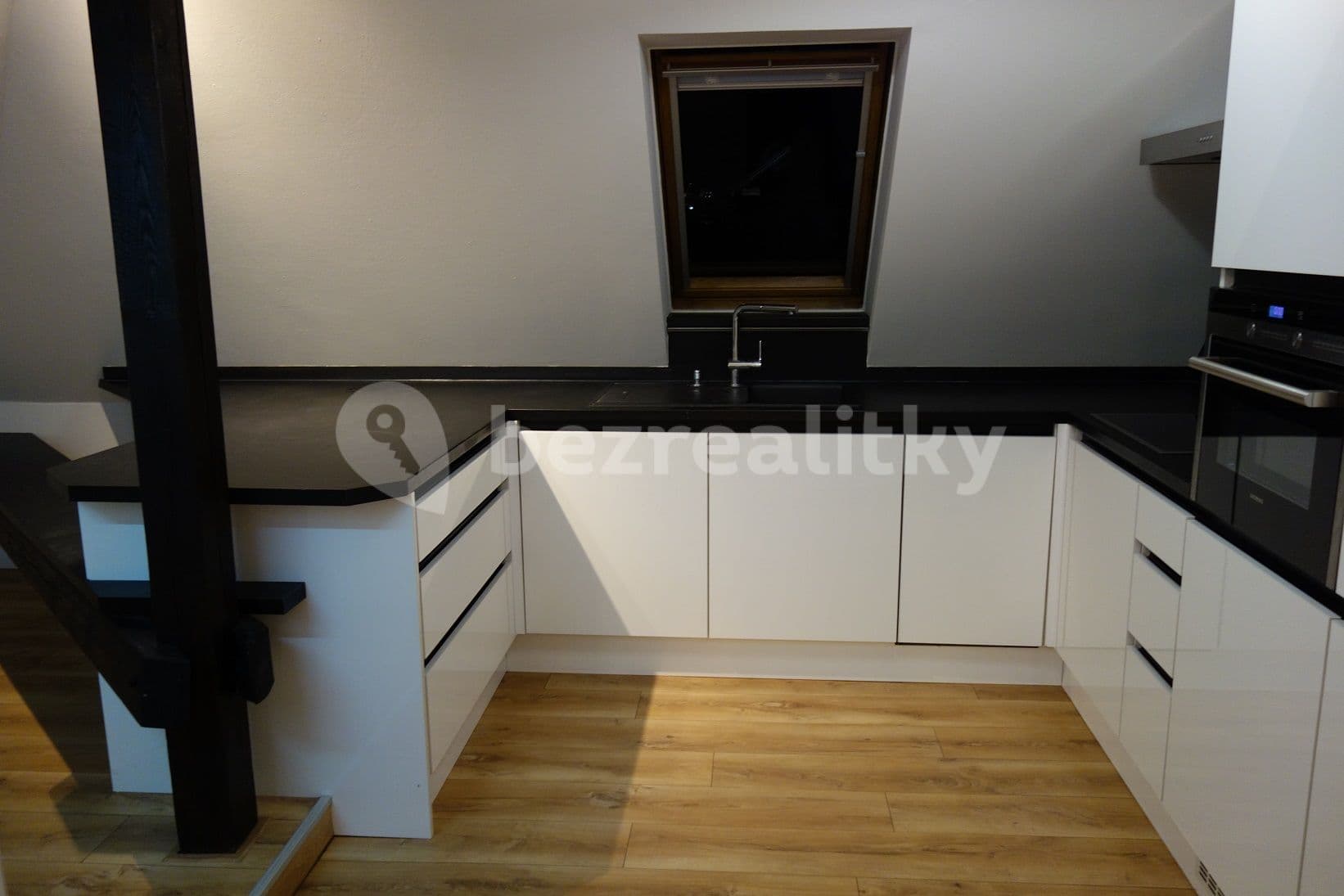 Prenájom bytu 3-izbový 90 m², U Háje, Praha, Praha Prenájom bytu 3-izbový 90 m², U Háje, Praha, Praha