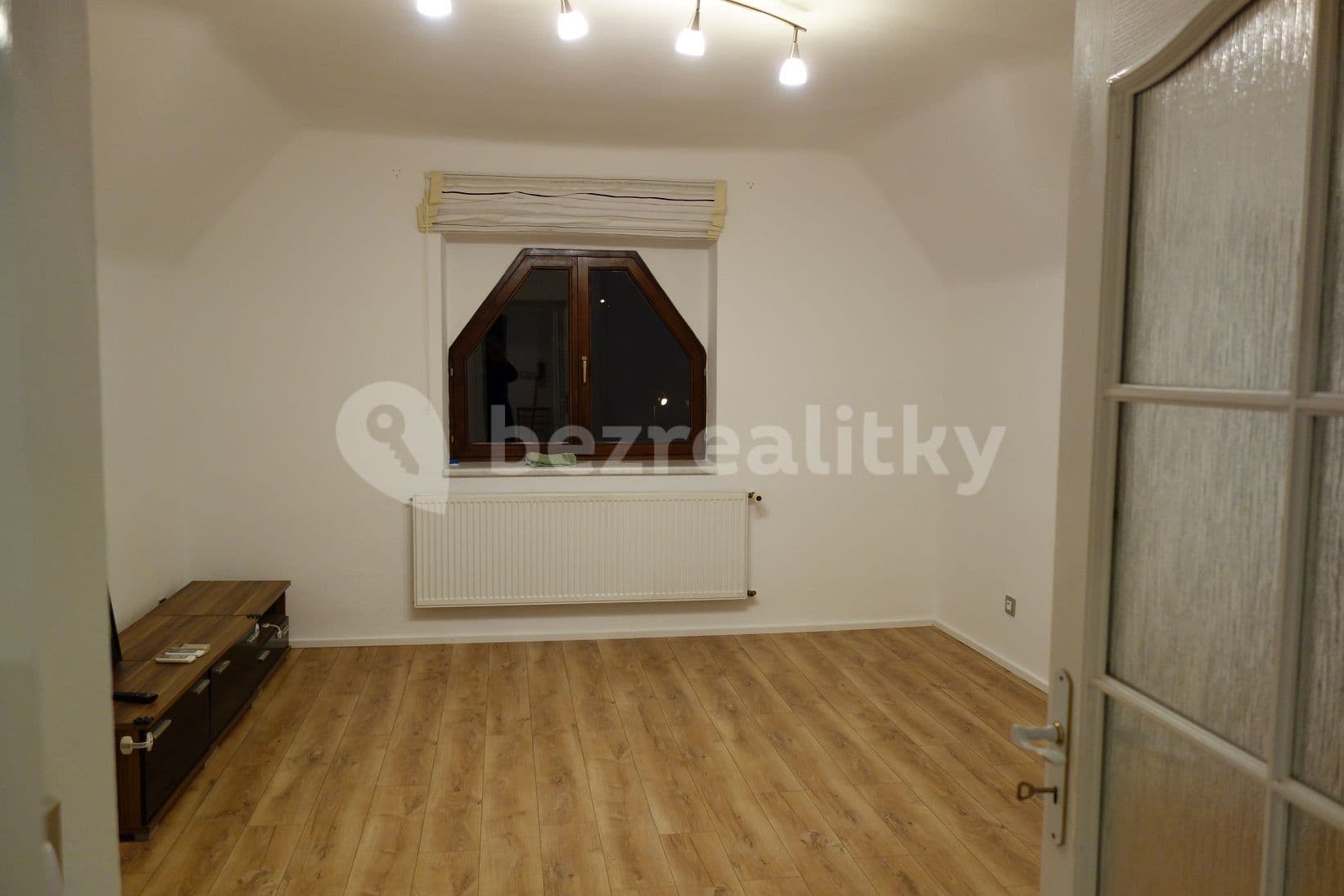 Prenájom bytu 3-izbový 90 m², U Háje, Praha, Praha Prenájom bytu 3-izbový 90 m², U Háje, Praha, Praha