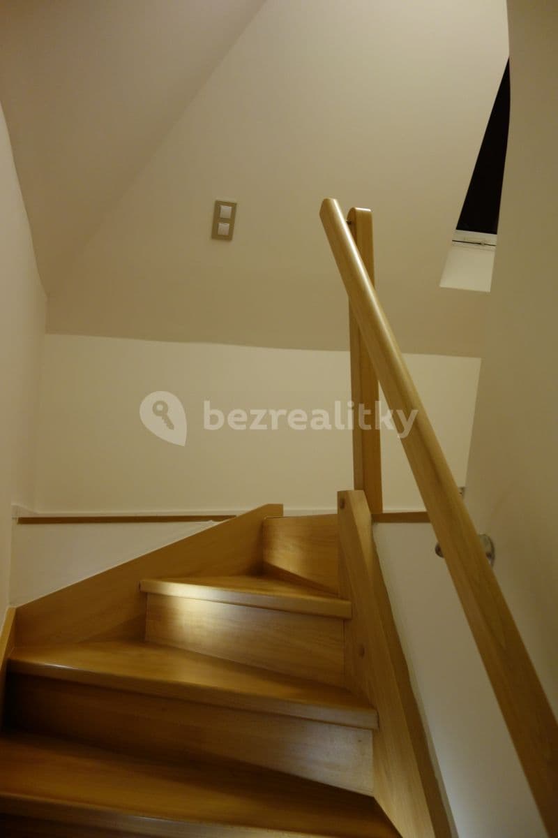 Prenájom bytu 3-izbový 90 m², U Háje, Praha, Praha Prenájom bytu 3-izbový 90 m², U Háje, Praha, Praha