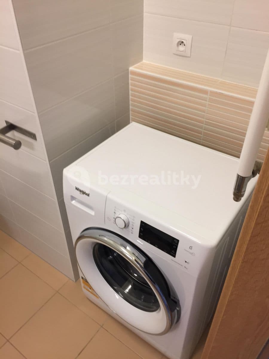 Prenájom bytu 1-izbový 29 m², U Slovanky, Praha, Praha Prenájom bytu 1-izbový 29 m², U Slovanky, Praha, Praha