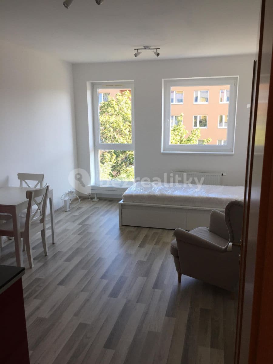 Prenájom bytu 1-izbový 29 m², U Slovanky, Praha, Praha Prenájom bytu 1-izbový 29 m², U Slovanky, Praha, Praha