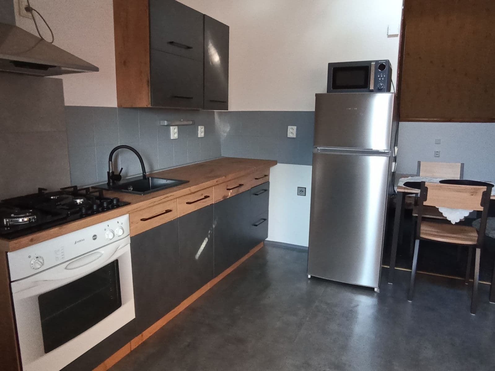 Prenájom bytu 1-izbový 34 m², Záryby, Středočeský kraj Prenájom bytu 1-izbový 34 m², Záryby, Středočeský kraj