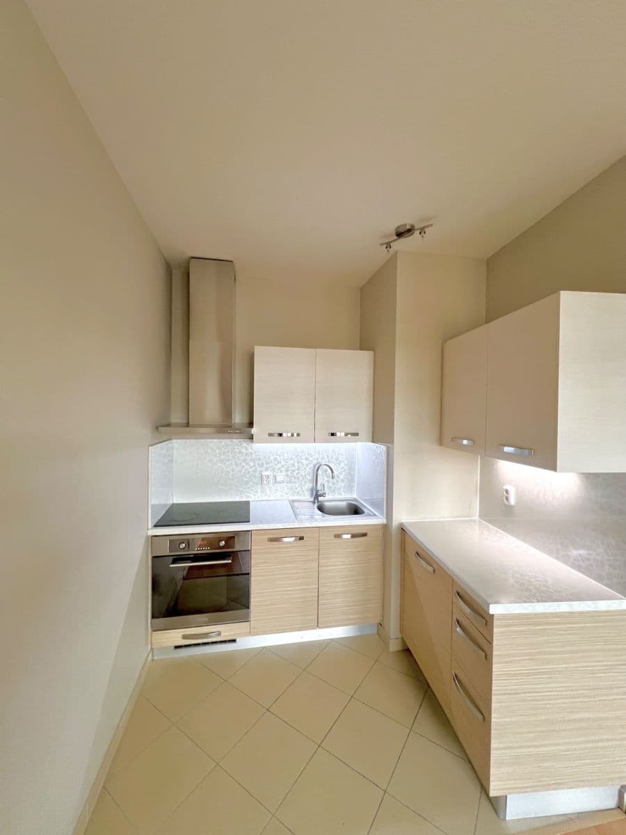 Predaj bytu 1-izbový 38 m², Nademlejnská, Praha, Praha Predaj bytu 1-izbový 38 m², Nademlejnská, Praha, Praha
