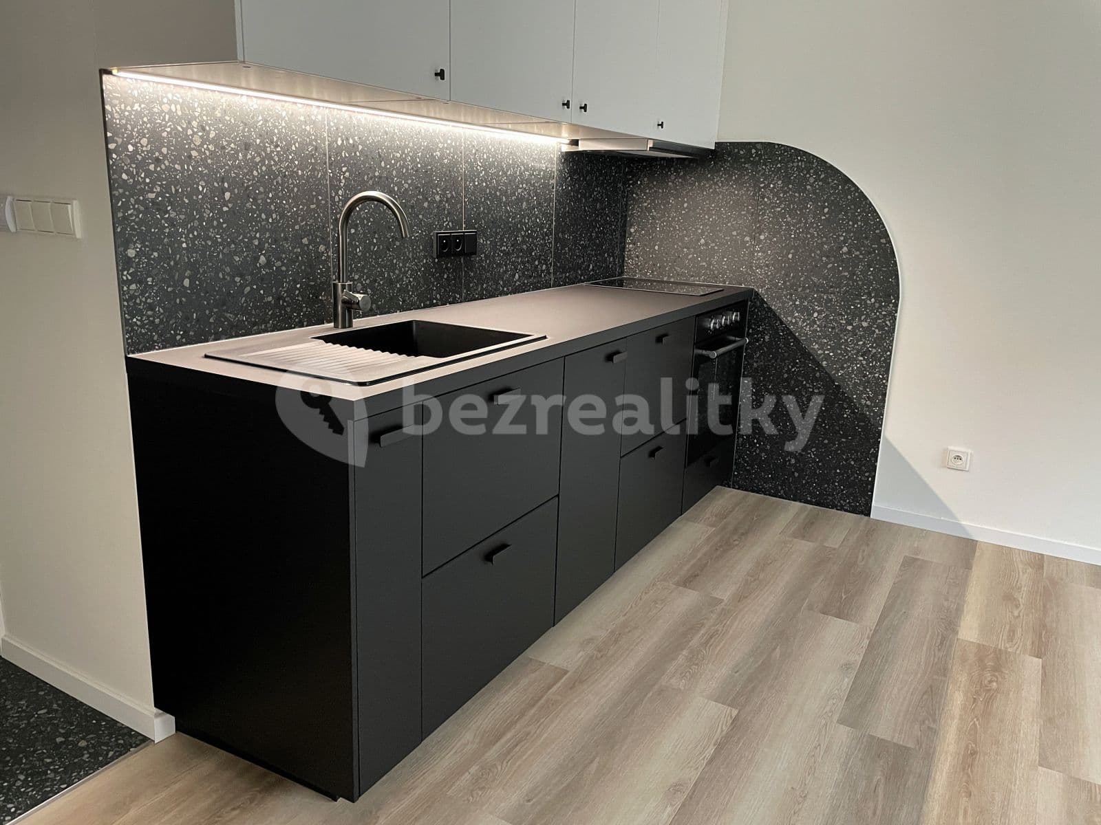 Prenájom bytu Garsoniéra 29 m², U Družstva Ideál, Praha, Praha Prenájom bytu Garsoniéra 29 m², U Družstva Ideál, Praha, Praha