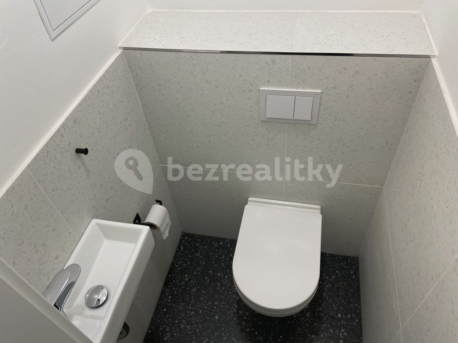 Prenájom bytu Garsoniéra 29 m², U Družstva Ideál, Praha, Praha Prenájom bytu Garsoniéra 29 m², U Družstva Ideál, Praha, Praha