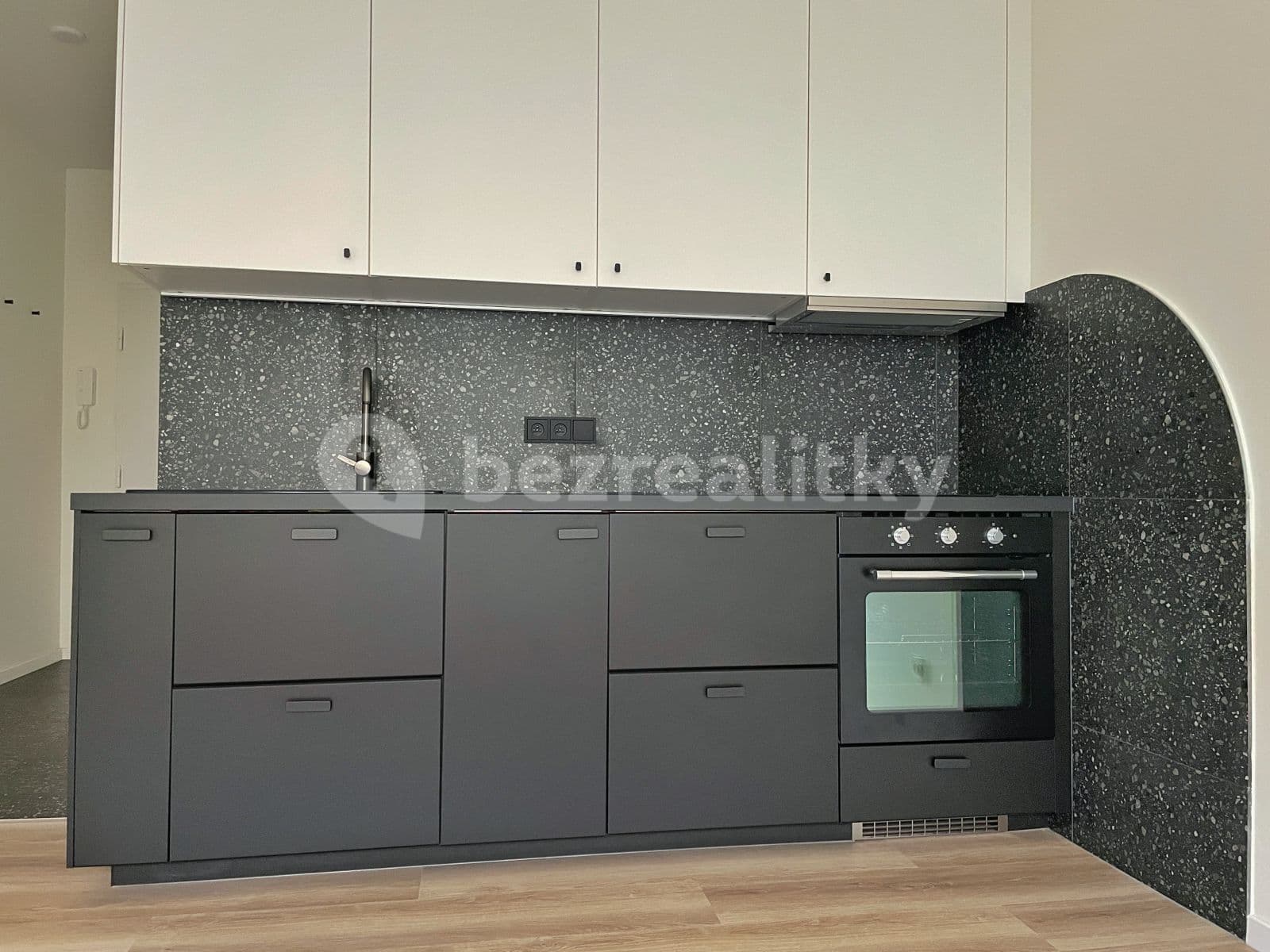 Prenájom bytu Garsoniéra 29 m², U Družstva Ideál, Praha, Praha Prenájom bytu Garsoniéra 29 m², U Družstva Ideál, Praha, Praha