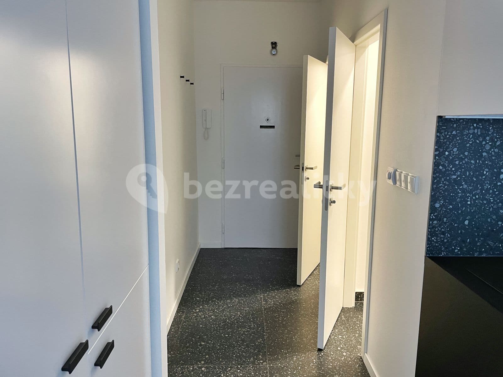 Prenájom bytu Garsoniéra 29 m², U Družstva Ideál, Praha, Praha Prenájom bytu Garsoniéra 29 m², U Družstva Ideál, Praha, Praha