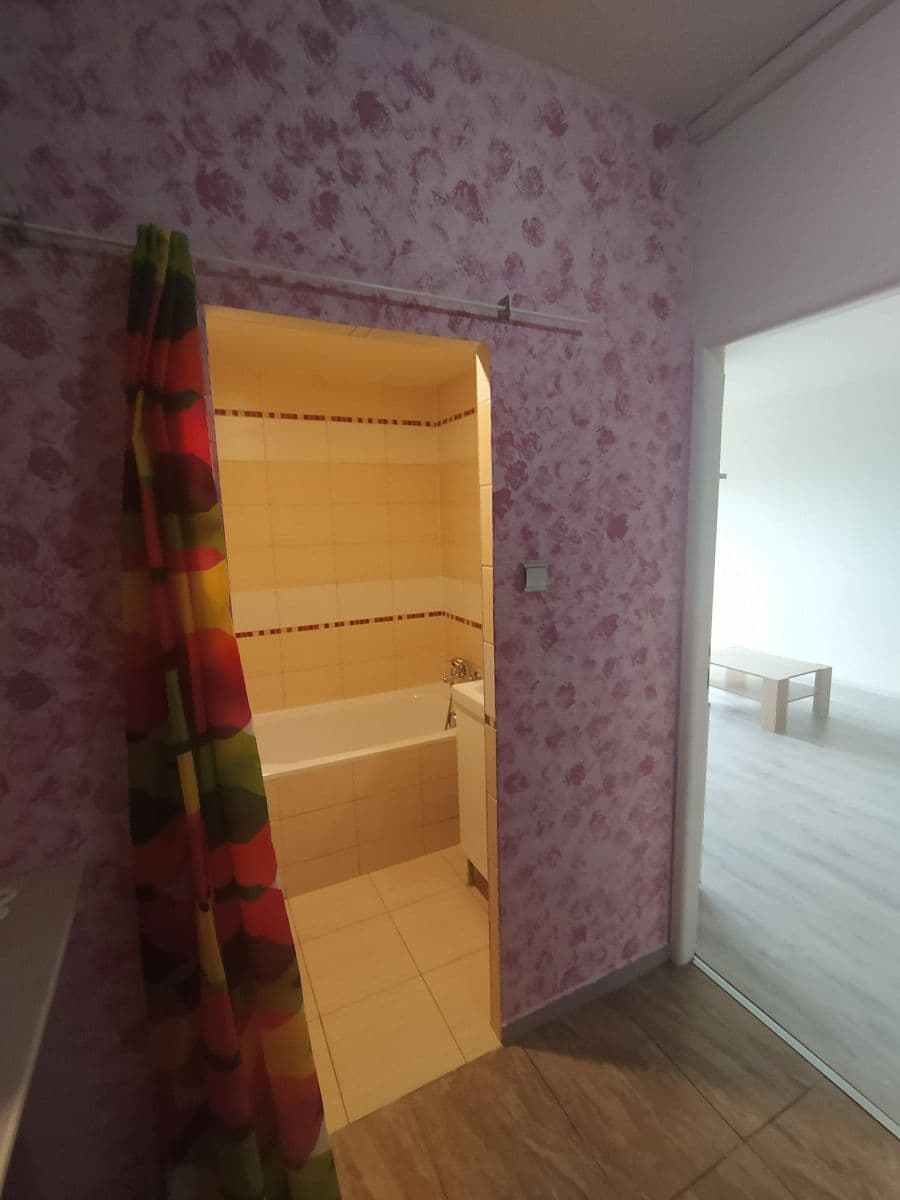 Prenájom bytu 1-izbový 34 m², Jana Opletala, Most, Ústecký kraj Prenájom bytu 1-izbový 34 m², Jana Opletala, Most, Ústecký kraj