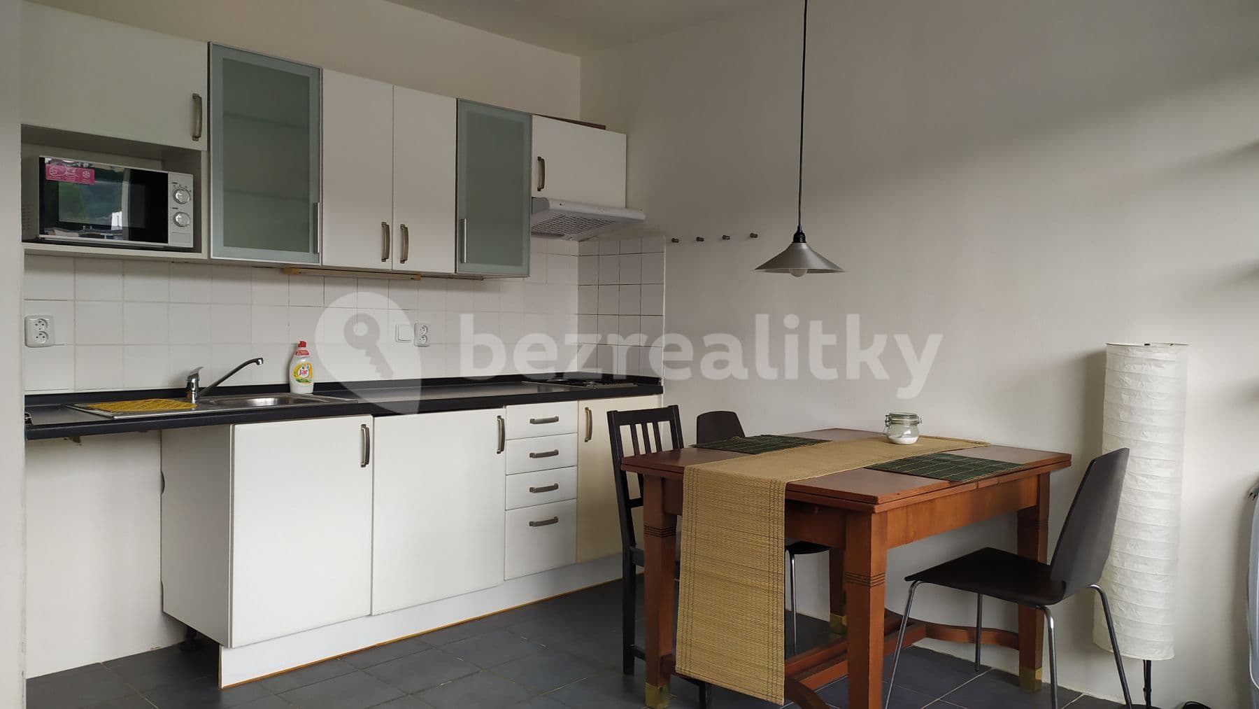 Prenájom bytu 1-izbový 34 m², Molákova, Praha, Praha Prenájom bytu 1-izbový 34 m², Molákova, Praha, Praha
