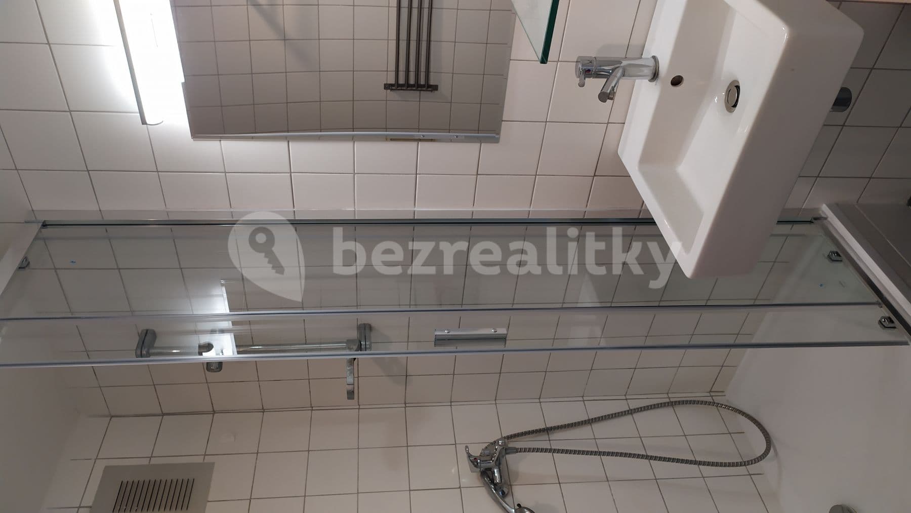Prenájom bytu 1-izbový 34 m², Molákova, Praha, Praha Prenájom bytu 1-izbový 34 m², Molákova, Praha, Praha