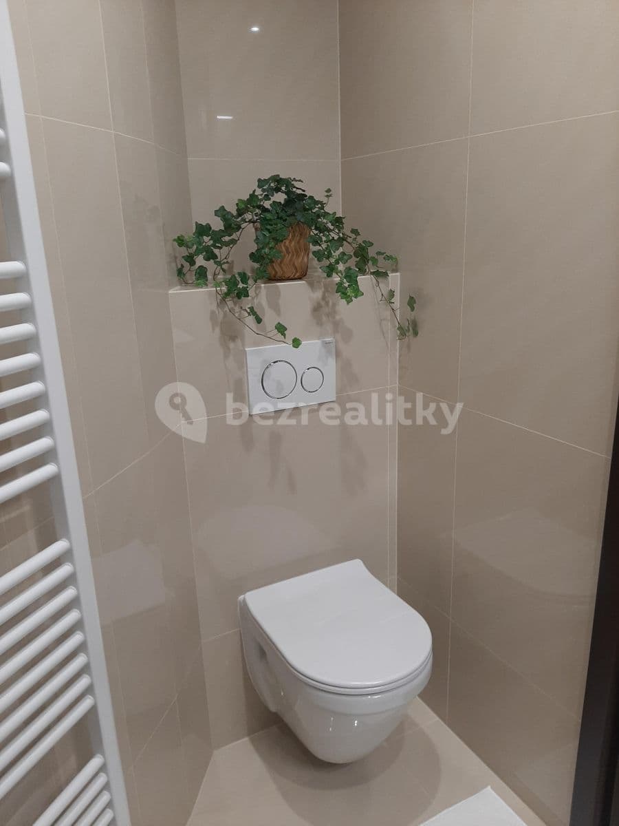 Prenájom bytu 1-izbový 35 m², Nuselská, Praha, Praha Prenájom bytu 1-izbový 35 m², Nuselská, Praha, Praha