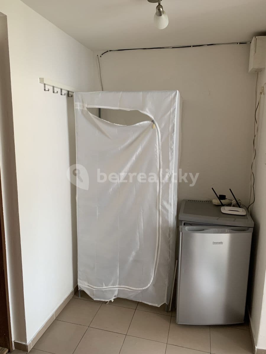 Prenájom bytu 1-izbový 20 m², Praha, Praha Prenájom bytu 1-izbový 20 m², Praha, Praha
