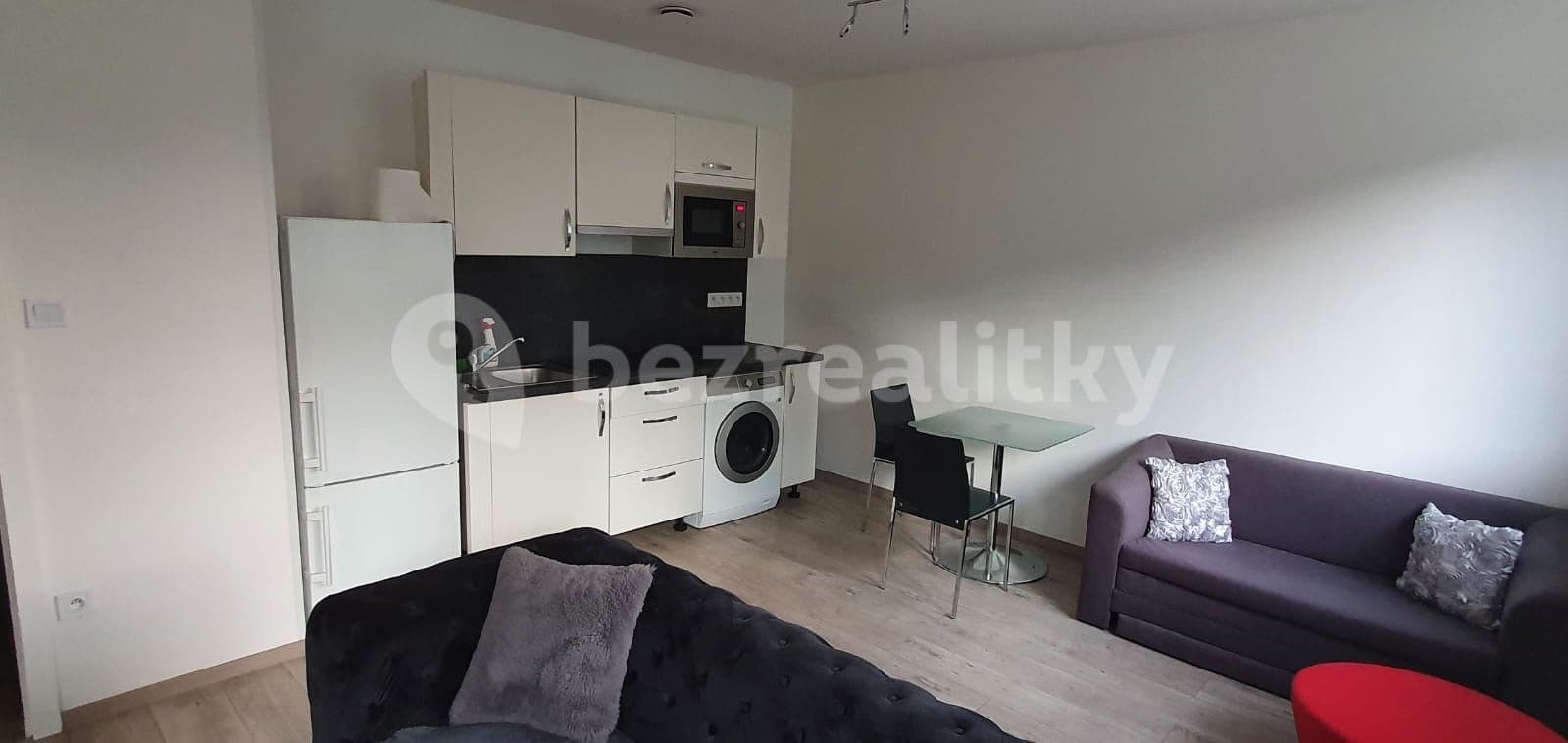 Prenájom bytu 1-izbový 33 m², Limuzská, Praha, Praha Prenájom bytu 1-izbový 33 m², Limuzská, Praha, Praha