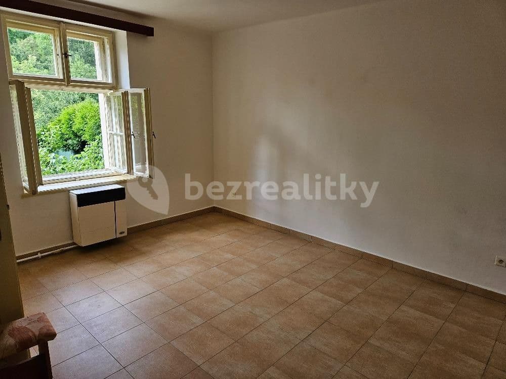 Prenájom bytu 1-izbový 40 m², Tismenická, Tábor, Jihočeský kraj Prenájom bytu 1-izbový 40 m², Tismenická, Tábor, Jihočeský kraj