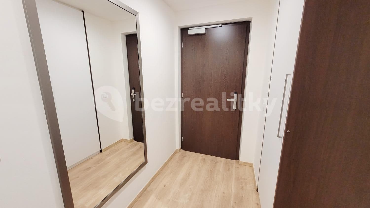 Prenájom bytu 1-izbový 26 m², Mukařovského, Praha, Praha Prenájom bytu 1-izbový 26 m², Mukařovského, Praha, Praha