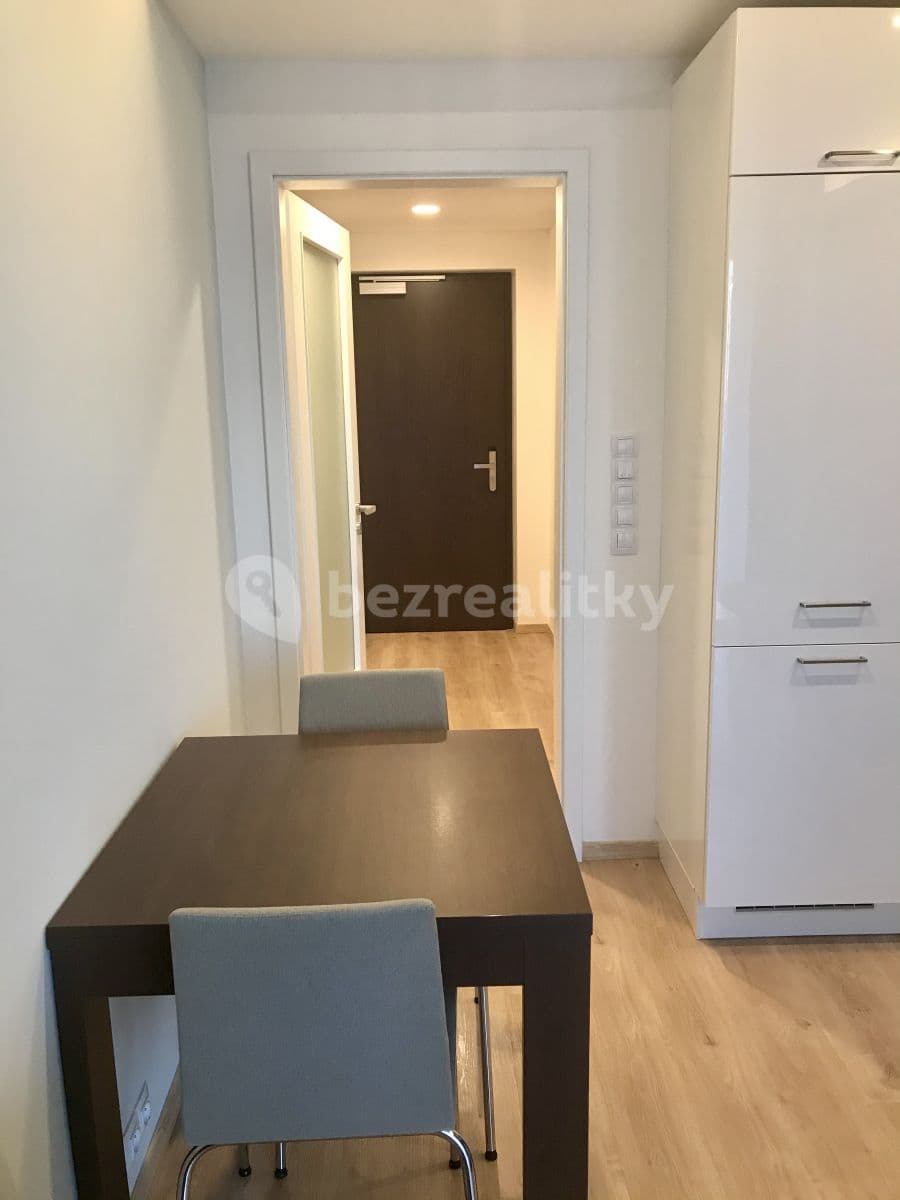 Prenájom bytu 1-izbový 26 m², Mukařovského, Praha, Praha Prenájom bytu 1-izbový 26 m², Mukařovského, Praha, Praha