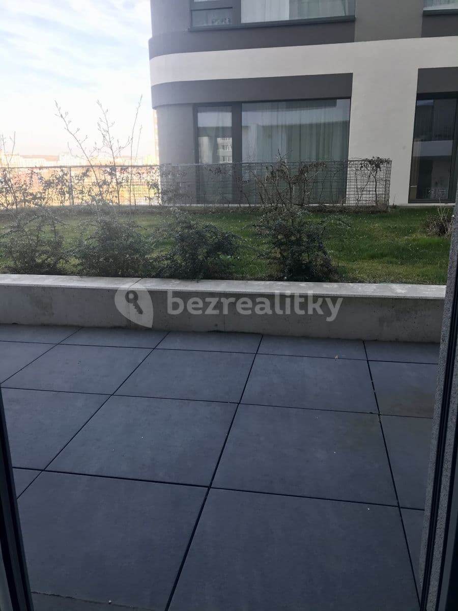 Prenájom bytu 1-izbový 26 m², Mukařovského, Praha, Praha Prenájom bytu 1-izbový 26 m², Mukařovského, Praha, Praha