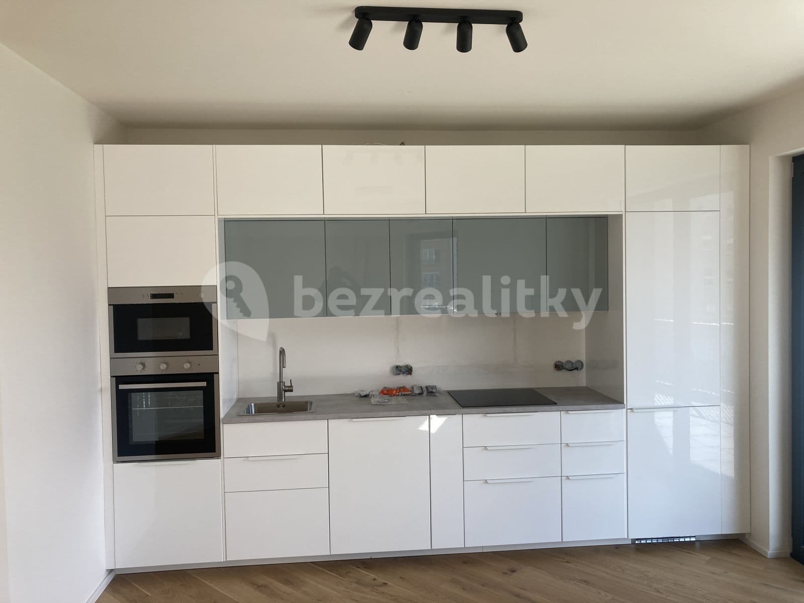 Prenájom bytu 2-izbový 56 m², Ramonova, Praha, Praha Prenájom bytu 2-izbový 56 m², Ramonova, Praha, Praha