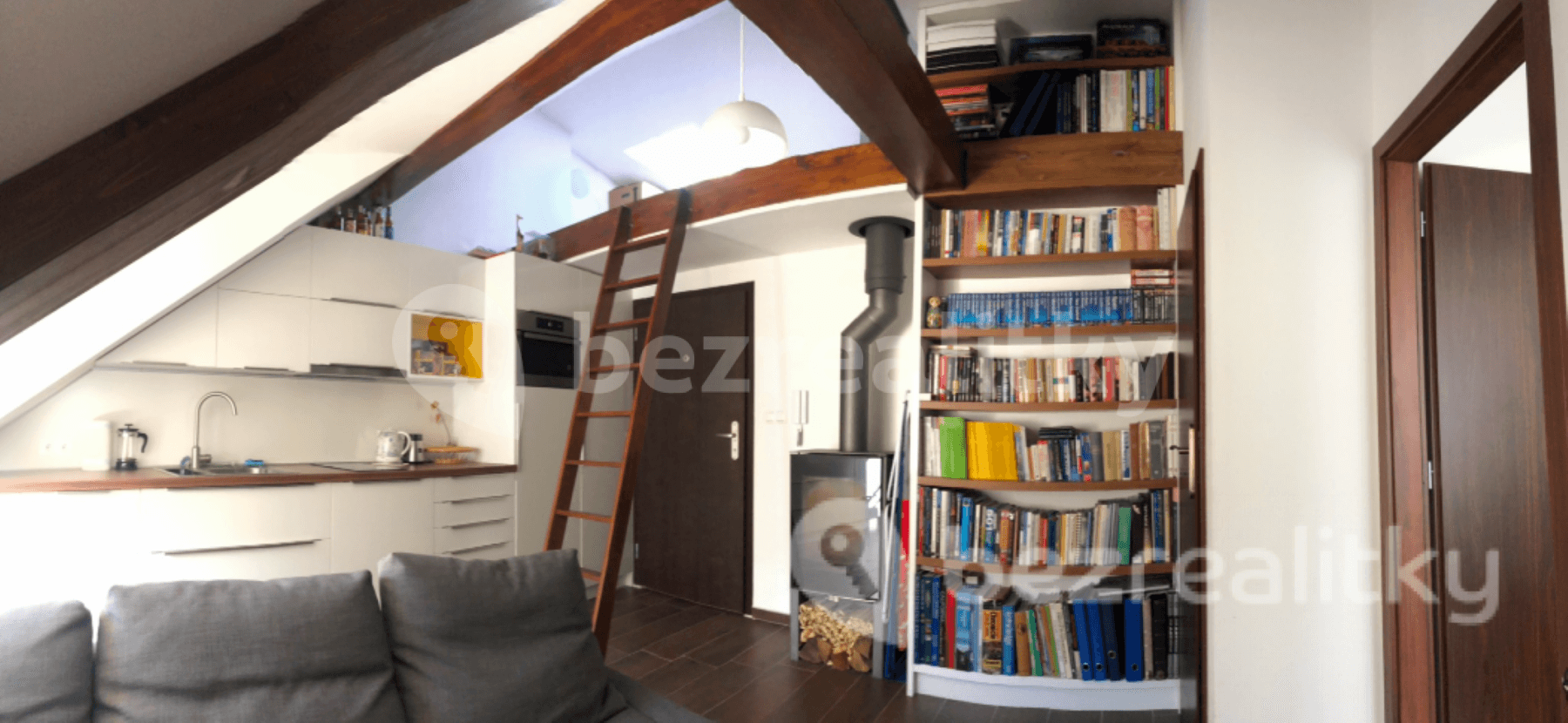 Prenájom bytu 2-izbový 30 m², Grösslingová, Bratislava - mestská časť Staré Mesto, Bratislavský kraj Prenájom bytu 2-izbový 30 m², Grösslingová, Bratislava - mestská časť Staré Mesto, Bratislavský kraj