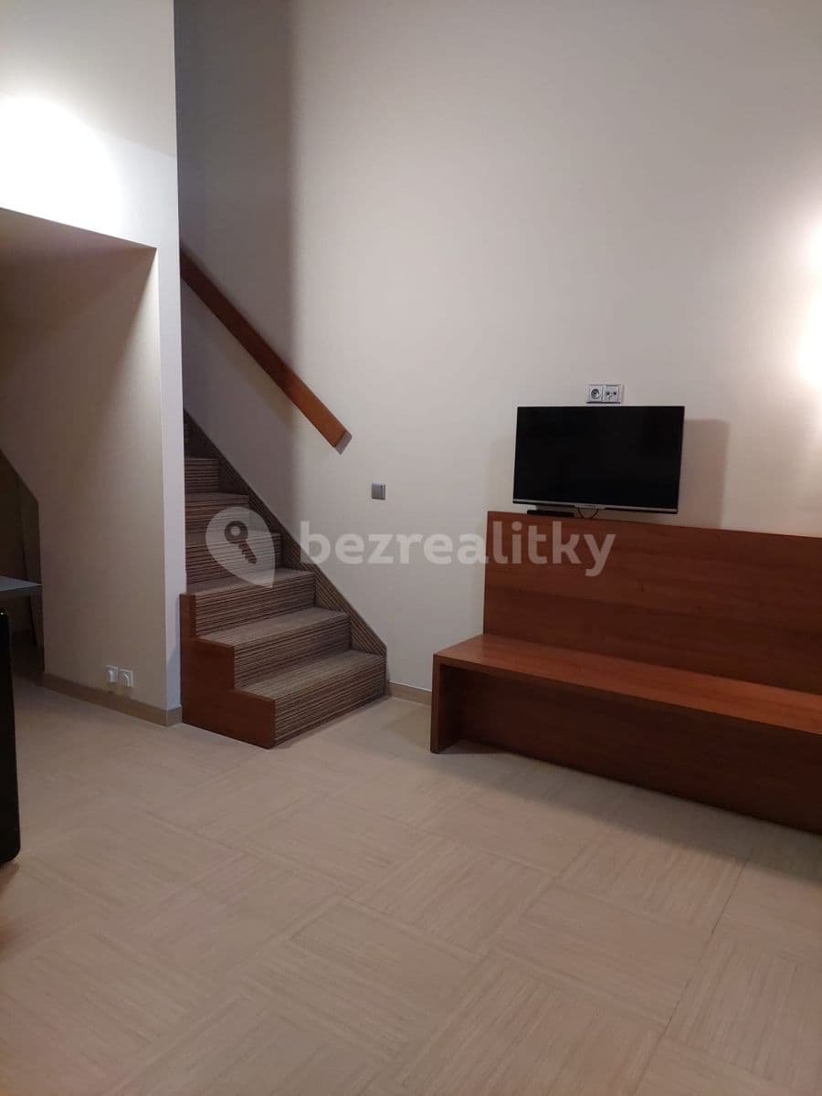 Prenájom bytu 2-izbový 42 m², Pod Dálnicí, Králův Dvůr, Středočeský kraj Prenájom bytu 2-izbový 42 m², Pod Dálnicí, Králův Dvůr, Středočeský kraj