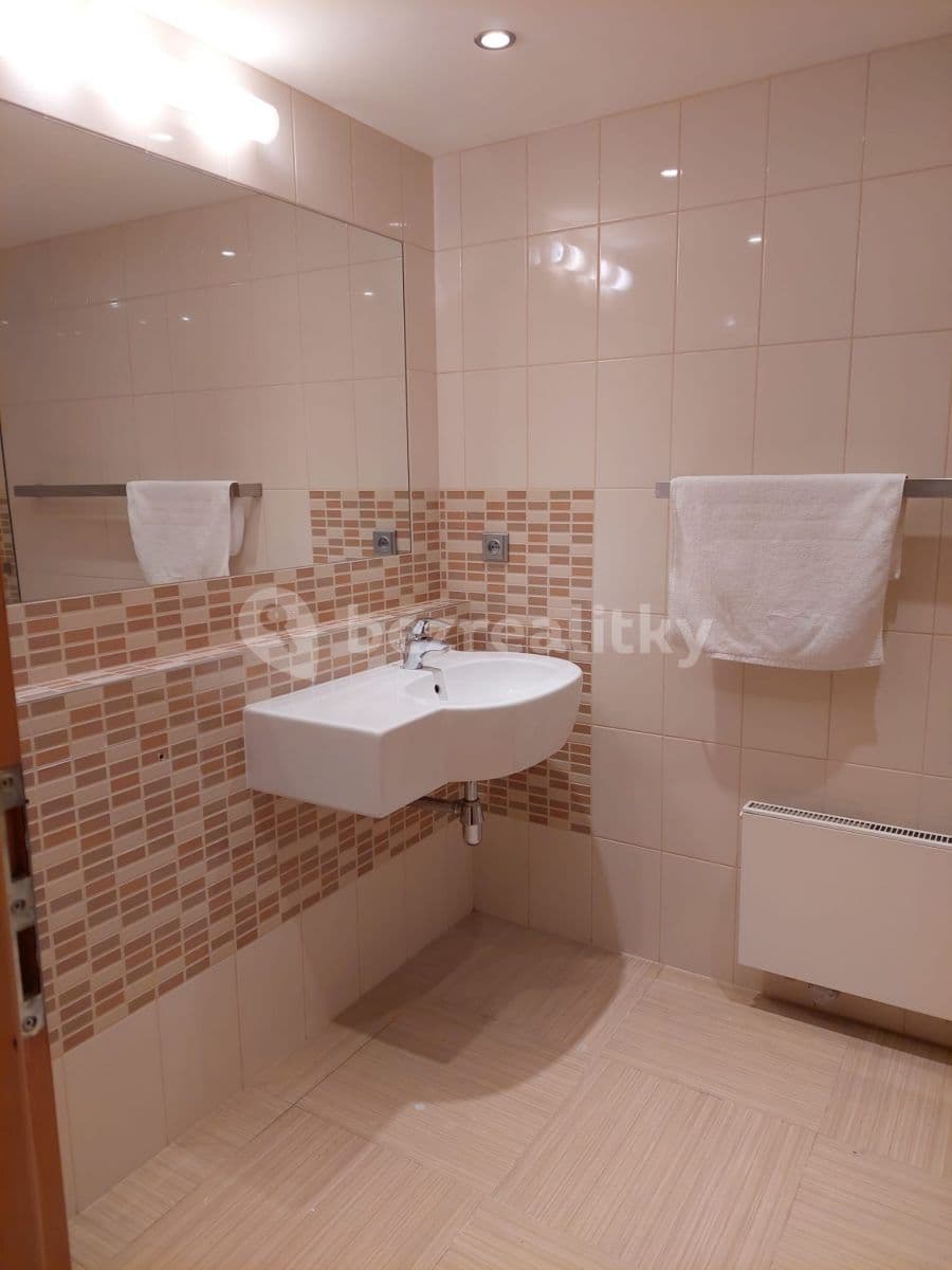 Prenájom bytu 2-izbový 42 m², Pod Dálnicí, Králův Dvůr, Středočeský kraj Prenájom bytu 2-izbový 42 m², Pod Dálnicí, Králův Dvůr, Středočeský kraj