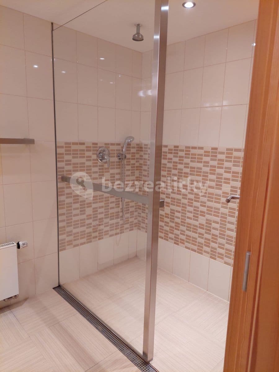 Prenájom bytu 2-izbový 42 m², Pod Dálnicí, Králův Dvůr, Středočeský kraj Prenájom bytu 2-izbový 42 m², Pod Dálnicí, Králův Dvůr, Středočeský kraj