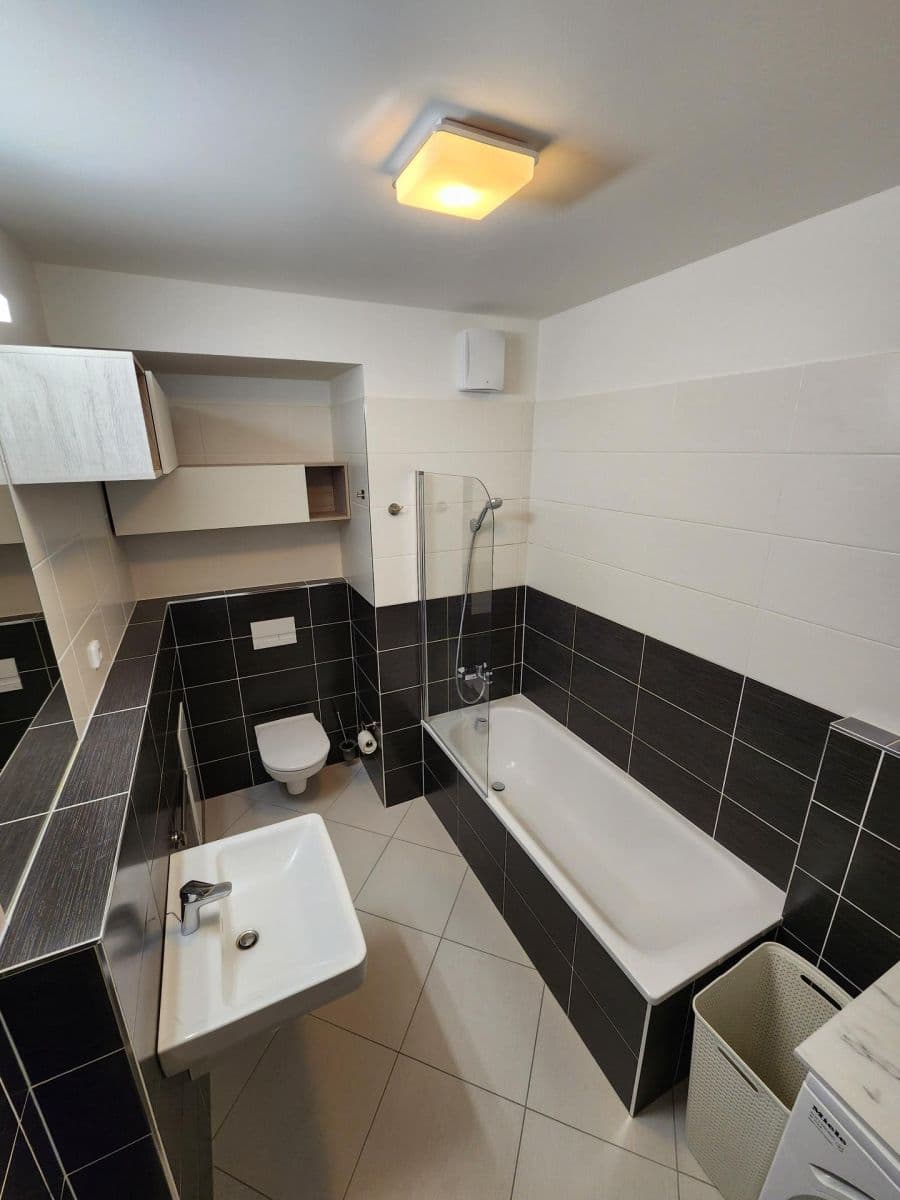 Prenájom bytu 2-izbový 53 m², Klementova, Praha, Praha Prenájom bytu 2-izbový 53 m², Klementova, Praha, Praha