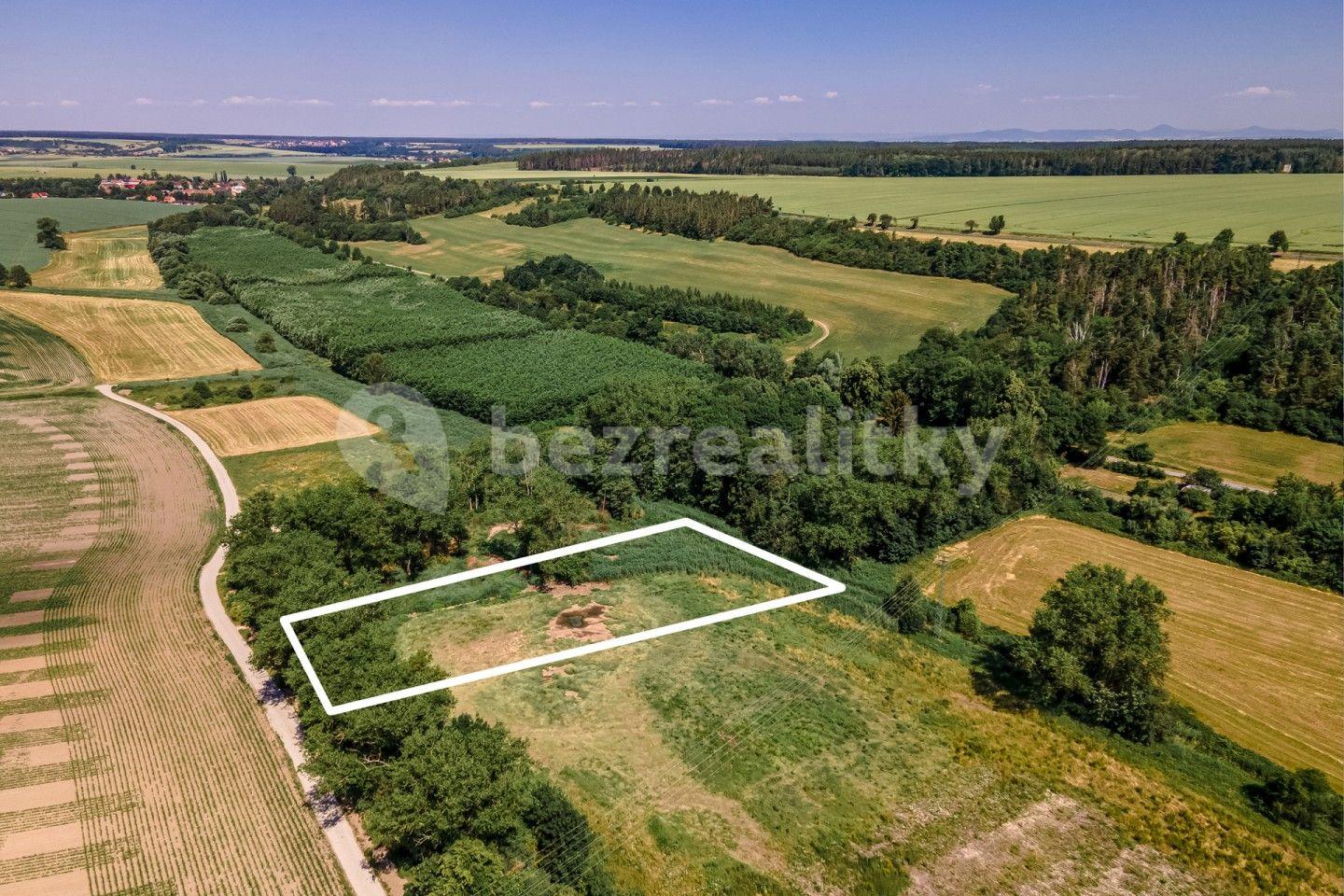 Predaj pozemku 5.400 m², Kačice, Středočeský kraj