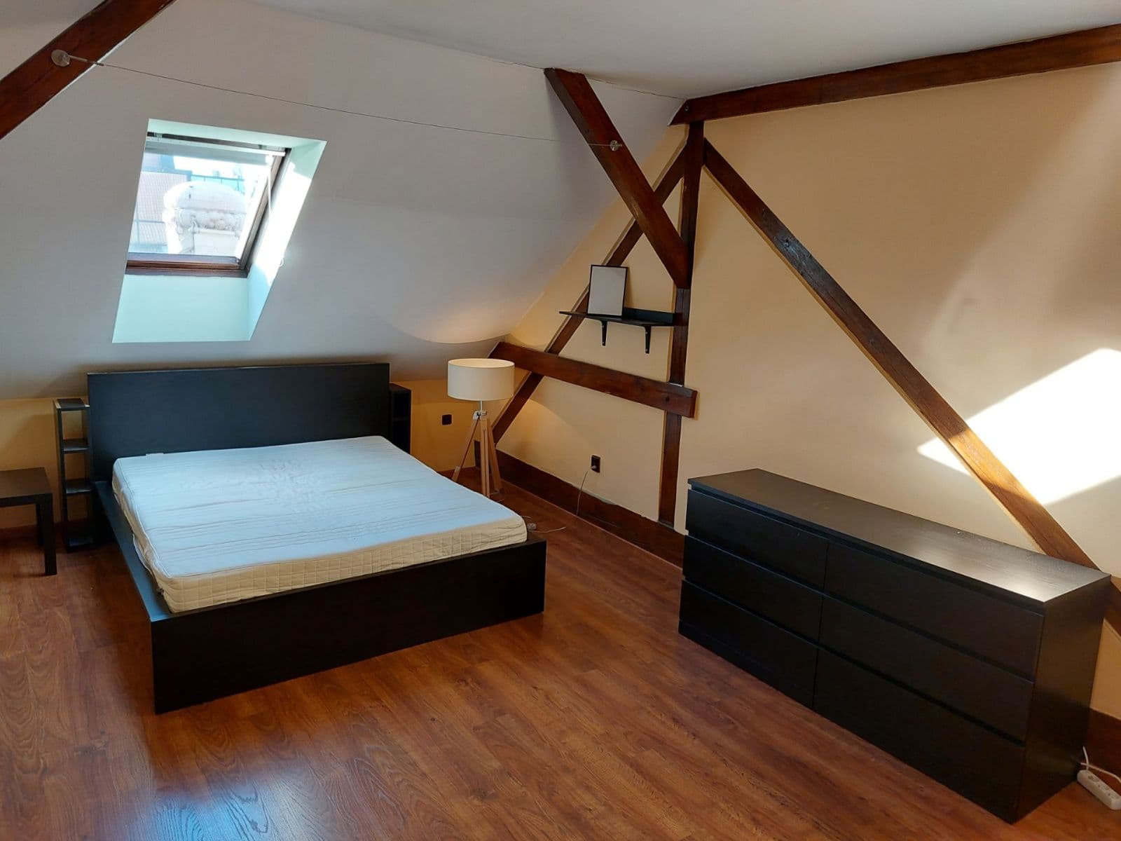 Prenájom bytu 4-izbový 145 m², Krátkého, Praha, Praha Prenájom bytu 4-izbový 145 m², Krátkého, Praha, Praha