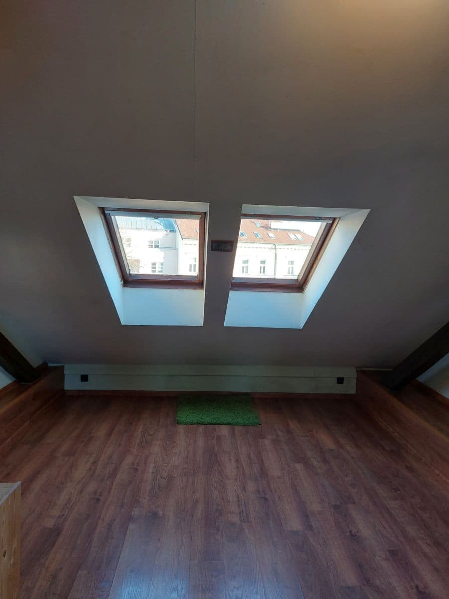 Prenájom bytu 4-izbový 145 m², Krátkého, Praha, Praha Prenájom bytu 4-izbový 145 m², Krátkého, Praha, Praha