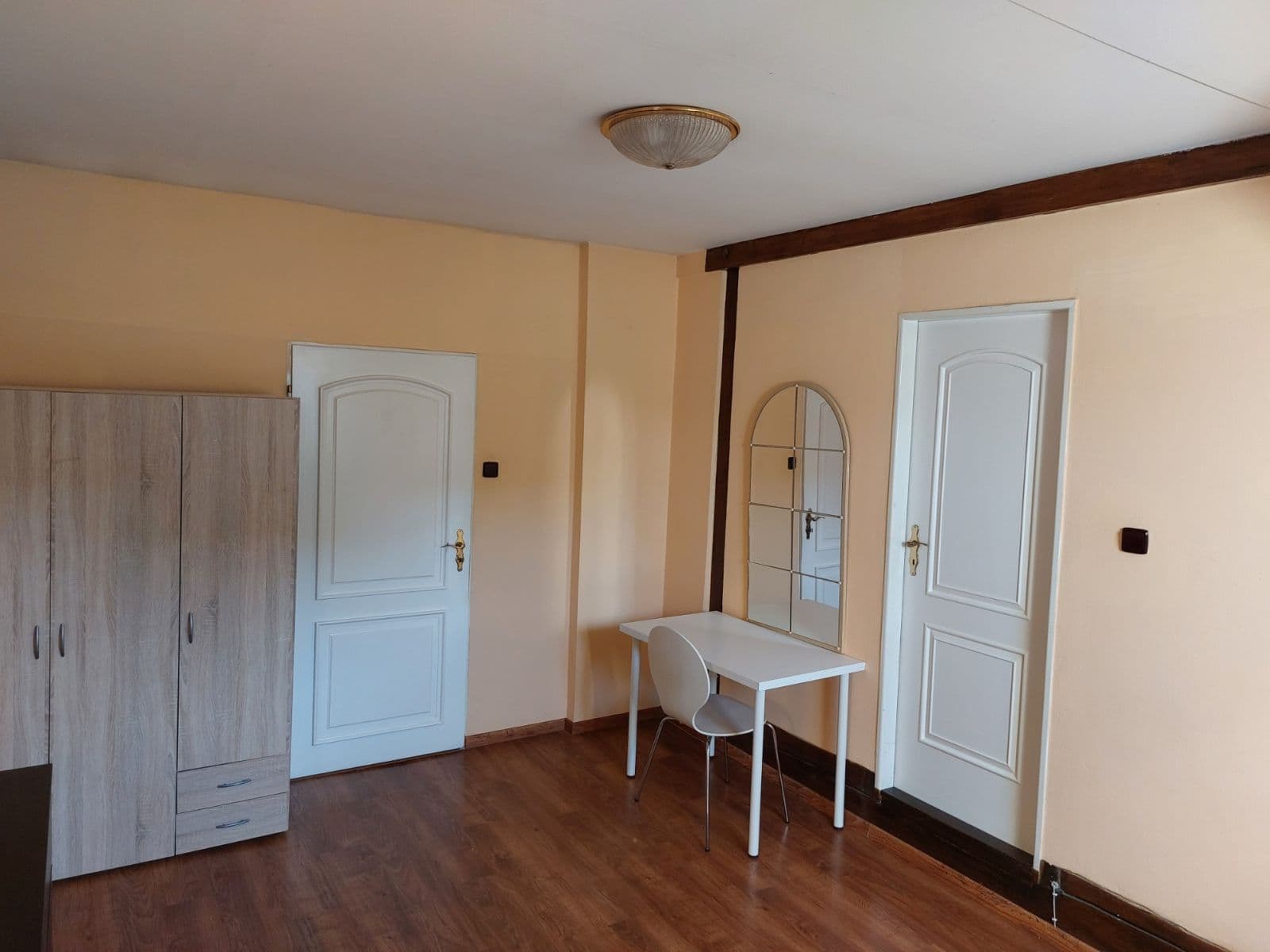 Prenájom bytu 4-izbový 145 m², Krátkého, Praha, Praha Prenájom bytu 4-izbový 145 m², Krátkého, Praha, Praha